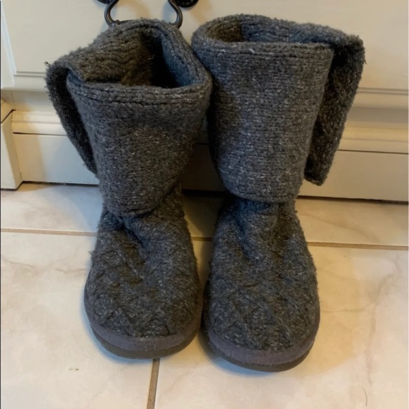 Ugg  boots sz 6 - Picture 9 of 12